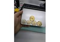 新疆紀念幣兩枚，大40紀念幣一枚，1981年長城一元兩枚。