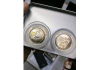 1981年長(zhǎng)城一元，兩枚